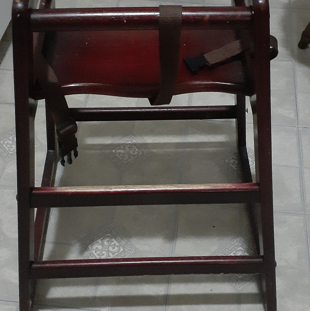 Youth wood high chair